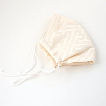 Load image into Gallery viewer, 3Layers Face mask "white" kimono remake from japan
