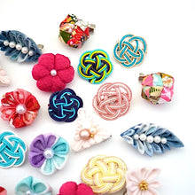 Load image into Gallery viewer, 2pcs brooch, Japanese traditional handcraft, handmade