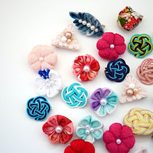 Load image into Gallery viewer, 2pcs brooch, Japanese traditional handcraft, handmade