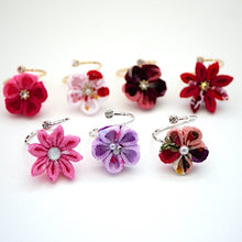 Cargar imagen en el visor de la galería, silver fork ring with purple crepe flower, adjustable ring, wrap ring, fashion ring