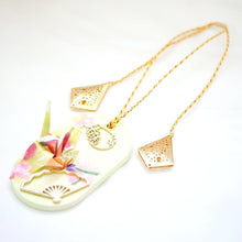 Load image into Gallery viewer, yellow-green&green ceramic aroma stone, oval hanging diffuser