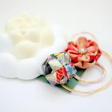 Load image into Gallery viewer, yellow&white flower fragrance stone, diffuser ceramic aroma pot