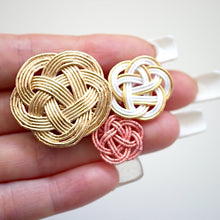 Load image into Gallery viewer, three flowers brooch, Japanese traditional handcraft, handmade