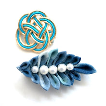 Load image into Gallery viewer, 2pcs blue brooch, Japanese traditional handcraft, handmade