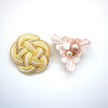 Load image into Gallery viewer, 2pcs brooch, Japanese traditional handcraft, handmade