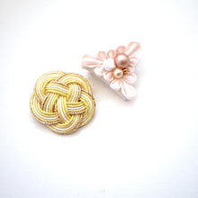 Load image into Gallery viewer, 2pcs brooch, Japanese traditional handcraft, handmade