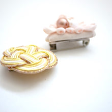 Load image into Gallery viewer, 2pcs brooch, Japanese traditional handcraft, handmade