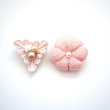 Load image into Gallery viewer, 2pcs light pink brooch, Japanese traditional handcraft, handmade