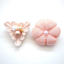 Load image into Gallery viewer, 2pcs light pink brooch, Japanese traditional handcraft, handmade