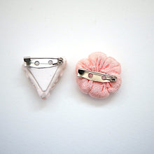 Load image into Gallery viewer, 2pcs light pink brooch, Japanese traditional handcraft, handmade