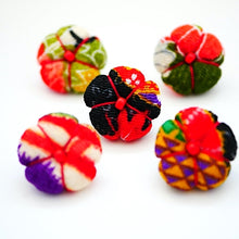 Load image into Gallery viewer, lapel pin 5pcs, Japanese traditional crepe work