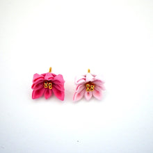 Load image into Gallery viewer, pink&amp;pink flowers lapel pin 2pcs, Japanese traditional crepe work