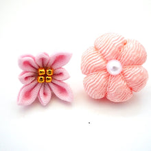 Load image into Gallery viewer, light pink flowers lapel pin 2pcs, Japanese traditional crepe work