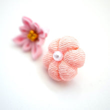 Load image into Gallery viewer, light pink flowers lapel pin 2pcs, Japanese traditional crepe work
