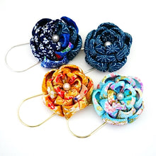 Load image into Gallery viewer, orange flower kilt pin, scarf fastener, brooch pin, scarf clip