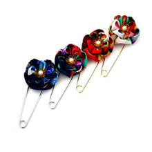 Load image into Gallery viewer, blue&amp;mix color flower kilt pin, shawl pin brooch, scarf clip, scarf stopper, brooch pin