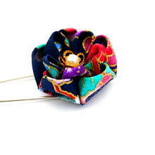 Load image into Gallery viewer, blue&amp;mix color flower kilt pin, shawl pin brooch, scarf clip, scarf stopper, brooch pin