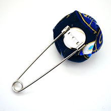Load image into Gallery viewer, blue flower kilt pin, shawl pin brooch, scarf clip, brooch pin