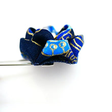 Load image into Gallery viewer, blue flower kilt pin, shawl pin brooch, scarf clip, brooch pin