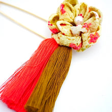Load image into Gallery viewer, yellow flower&amp;tassel kilt pin, scarf fastener, brooch pin, Japanese handcraft