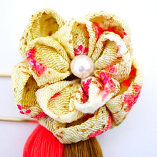 Load image into Gallery viewer, yellow flower&amp;tassel kilt pin, scarf fastener, brooch pin, Japanese handcraft