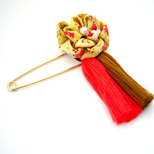 Load image into Gallery viewer, yellow flower&amp;tassel kilt pin, scarf fastener, brooch pin, Japanese handcraft
