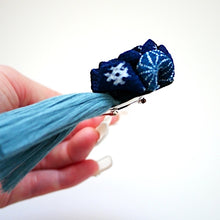 Load image into Gallery viewer, deep blue flower&amp;tassel kilt pin, scarf fastener, brooch pin, Japanese handmade