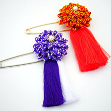 Load image into Gallery viewer, purple flower&amp;tassel kilt pin, scarf fastener, brooch pin, Japan handmade