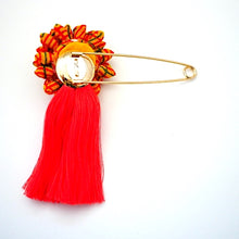 Load image into Gallery viewer, orange flower&amp;tassel kilt pin, scarf fastener, brooch pin, Japan handcraft