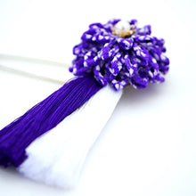 Load image into Gallery viewer, purple flower&amp;tassel kilt pin, scarf fastener, brooch pin, Japan handmade