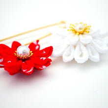 Load image into Gallery viewer, red&amp;white flower kilt pin, scarf fastener, brooch pin, scarf clip