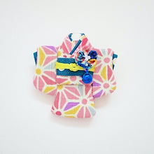 Load image into Gallery viewer, Light pink Kimono-shaped brooch, handmade