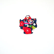 Load image into Gallery viewer, Red&amp;Blue Kimono-shaped brooch, handmade