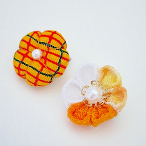 2pcs Tsumami-zaiku brooches, accessory, Japan Handmade