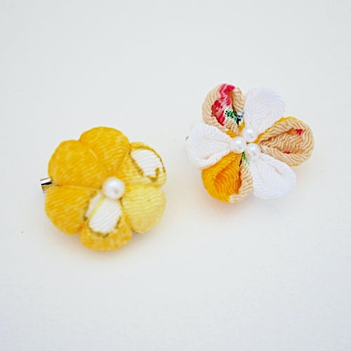 2pcs Yellow Tsumami-zaiku brooches, accessory, Japan Handmade