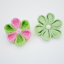 将图片加载到图库查看器，2pcs green and pink flower brooches, accessory, Japan Handmade, fashion items