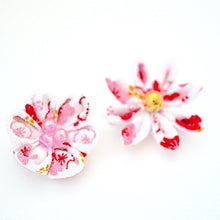 Load image into Gallery viewer, 2pcs Red&amp;White brooches, accessory, Japan Handmade, fashion accessories