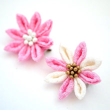 Load image into Gallery viewer, 2pcs Flower Brooches, Accessory, Handmade, Jewelry