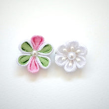 Cargar imagen en el visor de la galería, 2pcs flower brooches, accessory, Japan Handmade, fashion accessories