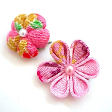 Load image into Gallery viewer, 2pcs Pink flower brooches, accessory, Japan Handmade, fashion accessories