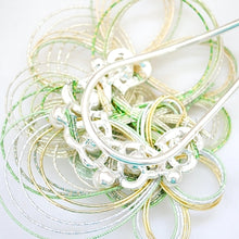 Load image into Gallery viewer, light-green kanzashi, elegant Japanese hair pin, handcrafted