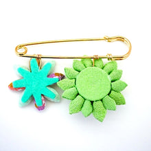 Load image into Gallery viewer, green flower kilt pin, scarf pin, brooch pin, Japan handmade