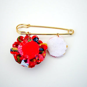 red flower kilt pin, scarf pin, brooch pin, Japan handmade, handcrafted