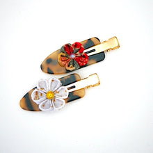 Load image into Gallery viewer, 2pcs bekko base with Tsumami-zaiku flower hair clip, hair accessory