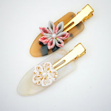 Load image into Gallery viewer, 2pcs Tsumami-zaiku flower hair clip, hair accessory, Japanese accessory