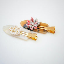 Load image into Gallery viewer, 2pcs Tsumami-zaiku flower hair clip, hair accessory, Japanese accessory