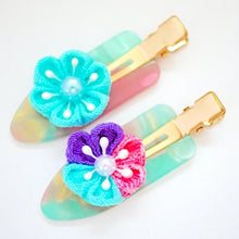 Load image into Gallery viewer, 2pcs Tumami-zaiku flower hair clip, hair accessory, handmade from Japan