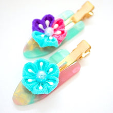 Load image into Gallery viewer, 2pcs Tumami-zaiku flower hair clip, hair accessory, handmade from Japan