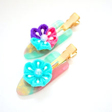 Load image into Gallery viewer, 2pcs Tumami-zaiku flower hair clip, hair accessory, handmade from Japan