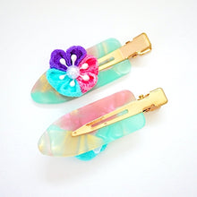 Load image into Gallery viewer, 2pcs Tumami-zaiku flower hair clip, hair accessory, handmade from Japan